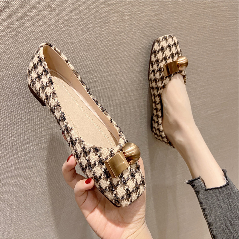 Summer Flat Bottom Shallow Mouth Flats Women's Soft Sole Versatile Check Single Shoes Apricot Square Head 31 32 45 46 Lady Shoe