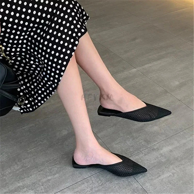 Big Size 42 Mesh Slippers Womens Shoes Summer Mesh Beach Shoes for Women Pointed Toe Flat Bottom Ladies Sandals Slippers 240624