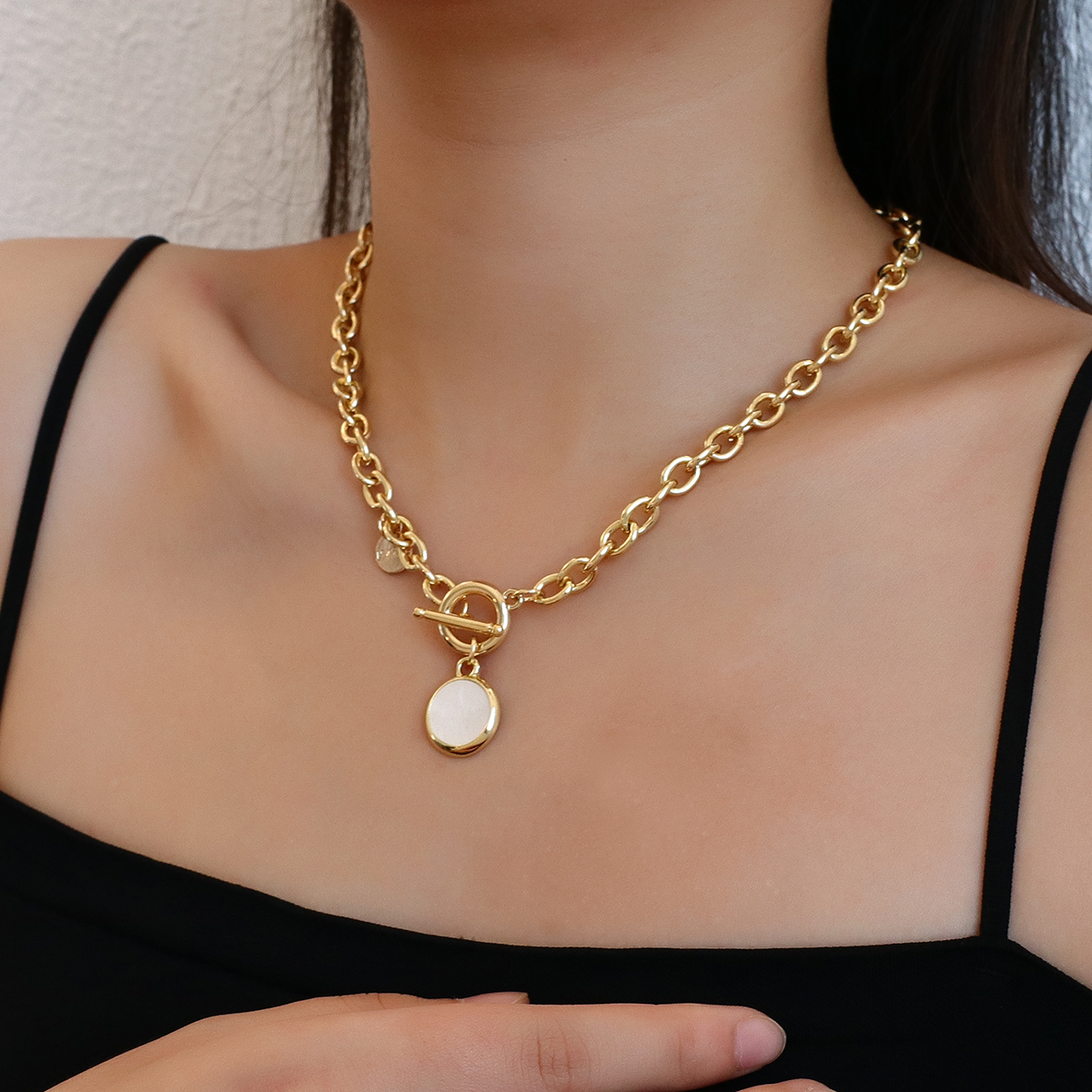 AENSOA Gold Silver Color Acrylic Round Pendant Necklaces for Women Thick Chain Toggle Clasp Punk Collar Necklace Women's Jewelry