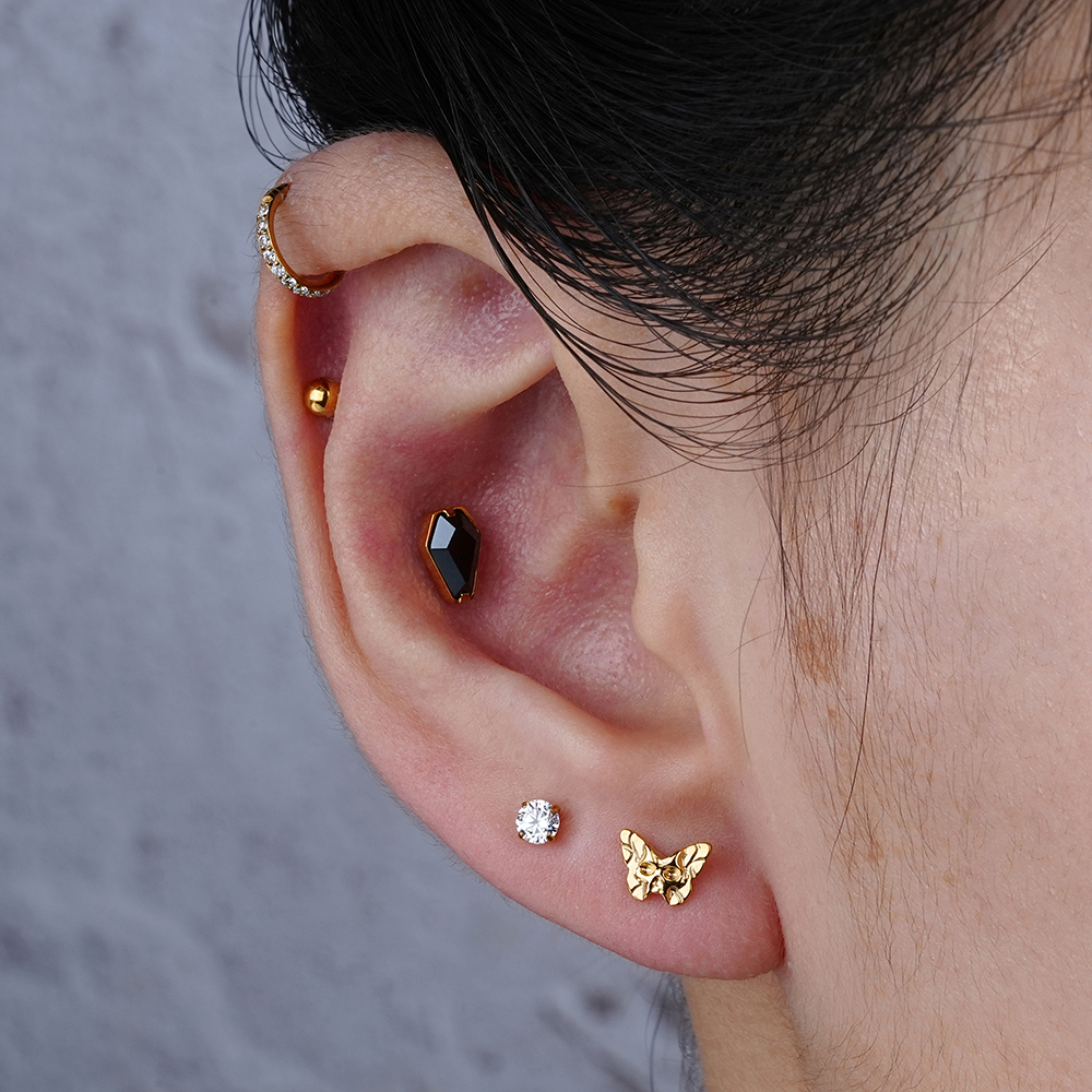 Right Grand ASTM F136 Titanium 16G Butterfly Labret Stud Halloween Skull Cartilage Earring Tragus Helix Earlobe Piercing Jewelry