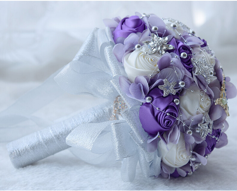 Rhinestone bride holding flowers dreamy starry blue mix and match bouquet creative crystal bridesmaid bride wedding bouquet hot