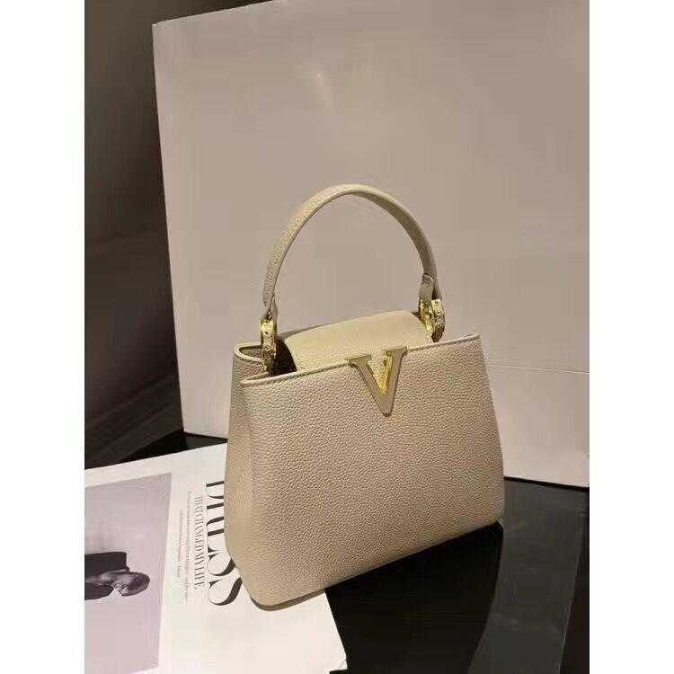 Shoulder Bags Women Capucines BB Bag Luxurious Handbag Designer s Designers Black Handbags Crossbody Wallet Clutch Backpack006