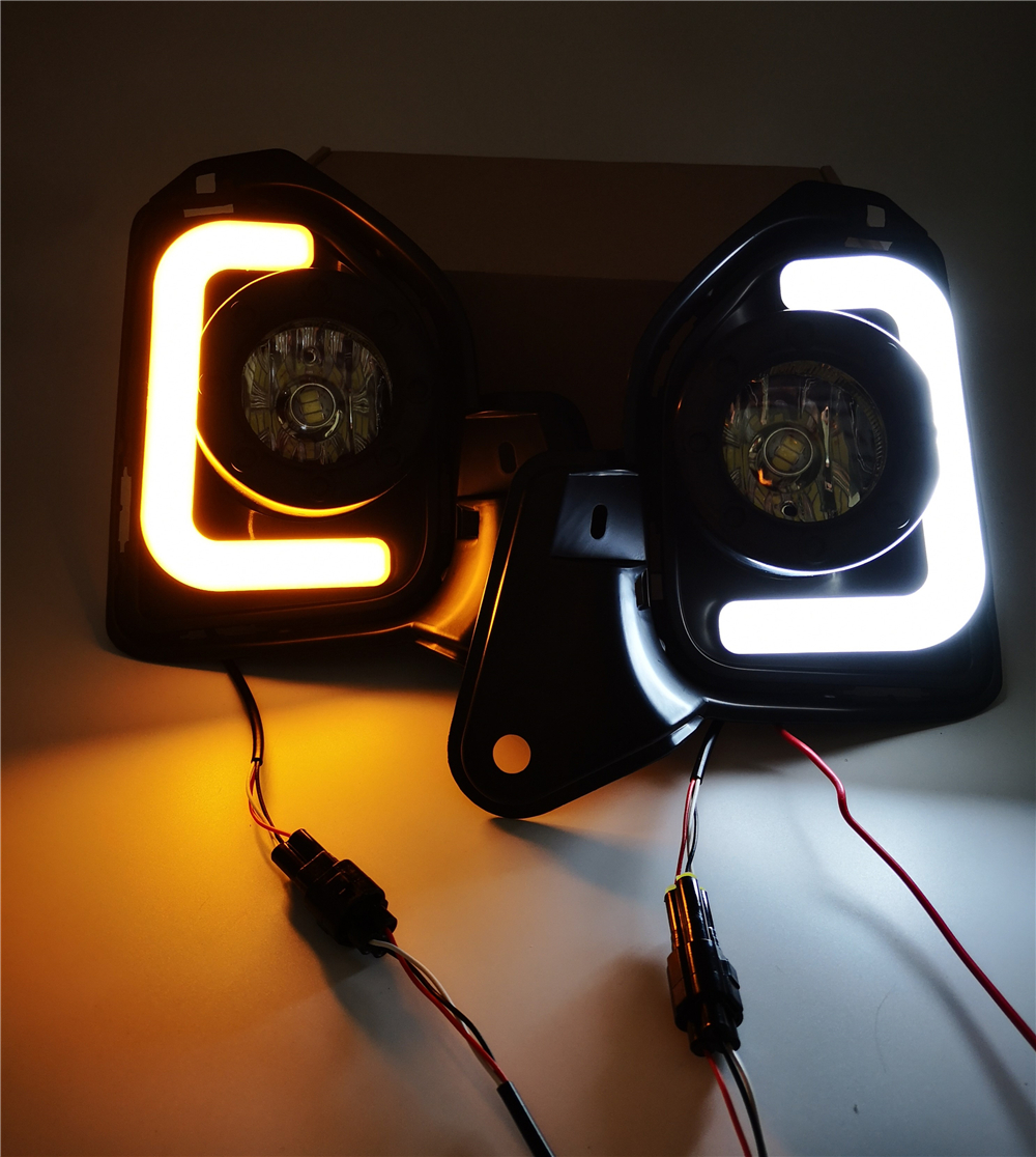 Car LED DRL For Toyota Hiace 2014 2015 2016 2017 2018 Daytime Running Light with Yellow Turn Signal Waterproof Fog Lamp cover