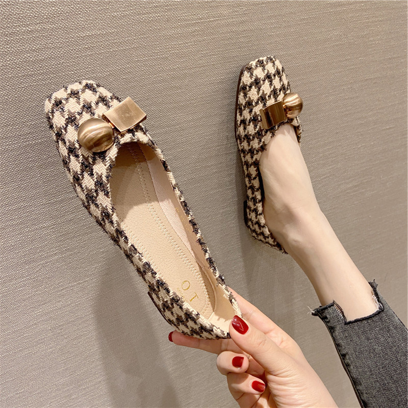Summer Flat Bottom Shallow Mouth Flats Women's Soft Sole Versatile Check Single Shoes Apricot Square Head 31 32 45 46 Lady Shoe
