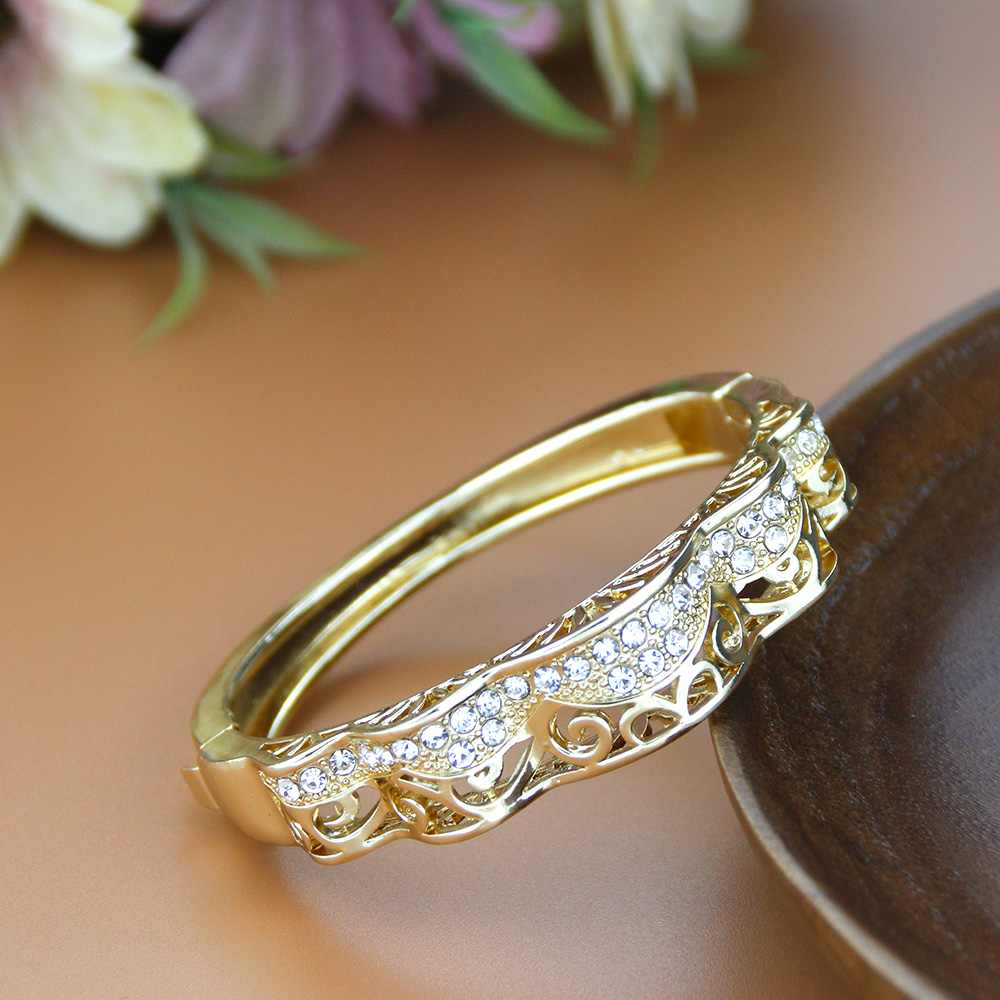 Sunspicems 18K Gold Color Algeria Morocco Women Bracelet Crystal Dubai Arab Bangle Jewelry Hollow Indian Bride Banquet Bijoux