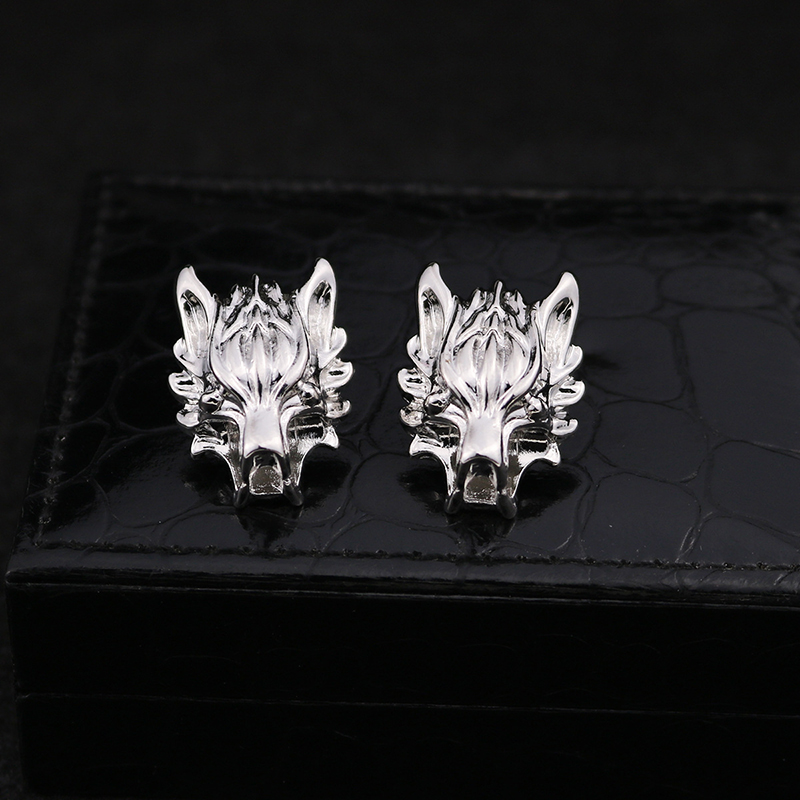 New Punk Chain Wolf Pin Brooches for Men's suit Brooch Collar Decorated Wolf Head Shirt Accessories Tide Corsage Brooch Pins