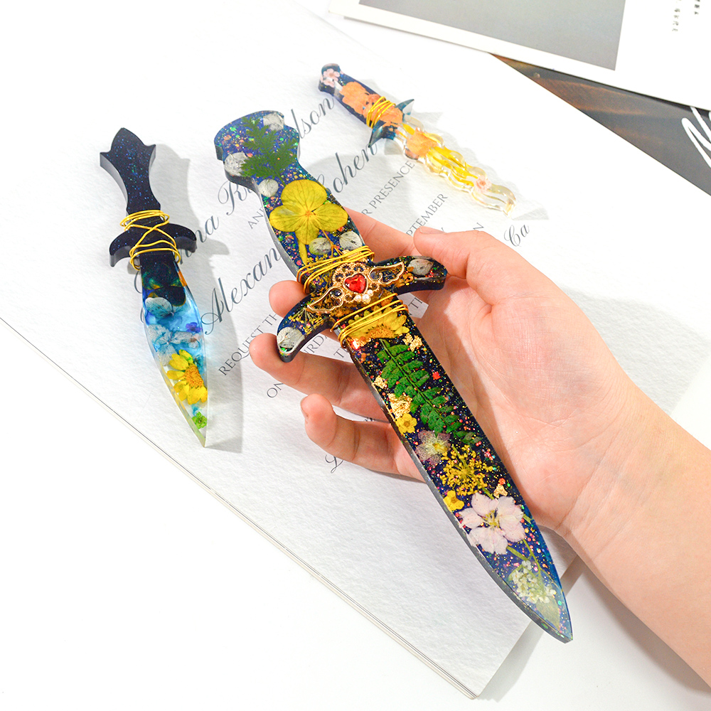 2021 Mixed Long Knight Battle Swords Resina Epoxi Transparente Moulds Cute Knife Silicone Molds For Resin Art Jewelry Making Kit