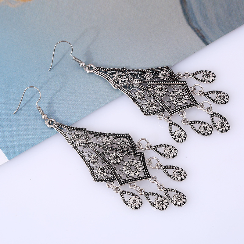 Vintage Ethnic Long Water Drop Tassel Earrings for Women Indian Gold Silver Color Hollow Flower Carved Dangle Earrings Jewelry