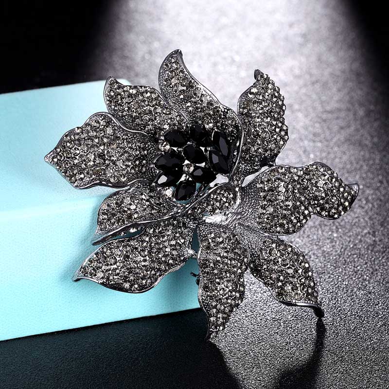 Zlxgirl Big Flower Brooches For Women Christmas Jewelry Brand Rhinestone Broaches Wedding Jewelry Very Nicely Flower Hijab Pins