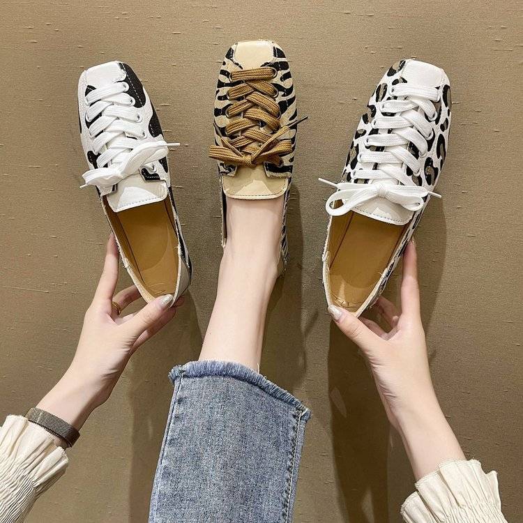 2021 Flat-bottomed Loafers Women Autumn New Flat-bottomed Leopard Casual Women Shoes Square Toe Lace-up Flats Single Shoes