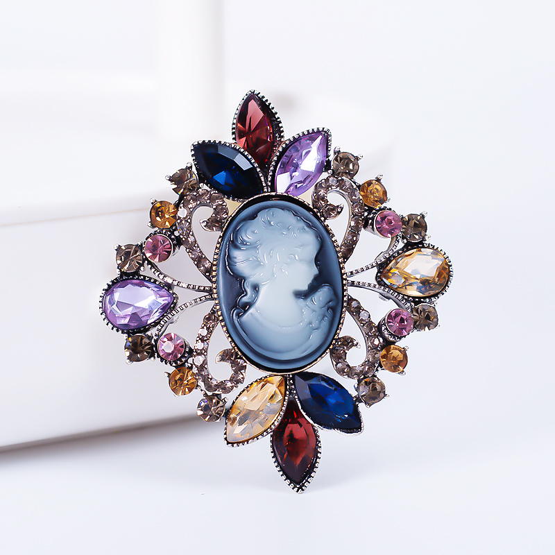 New Brooch Round Vintage Beauty Head Gem Women's Clothing