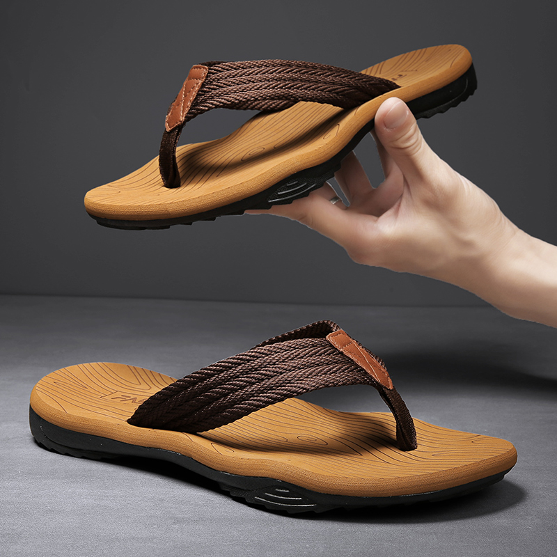 New Soft Flip-flops Summer Men Slippers Beach Sandals Comfortable Men Casual Shoes Fashion Men Outdoor Home Flip Flops Footwear
