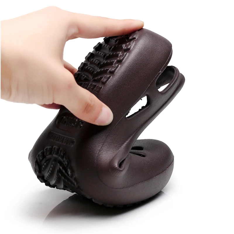 2023 New Home Non-slip Summer Hole Shoes Female Flat Sandals Plastic Jelly Sandals Female Large Size Girls Clogs EVA Shoes
