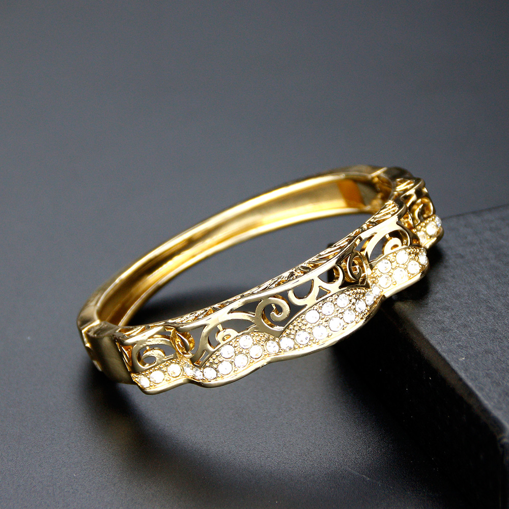 Sunspicems 18K Gold Color Algeria Morocco Women Bracelet Crystal Dubai Arab Bangle Jewelry Hollow Indian Bride Banquet Bijoux