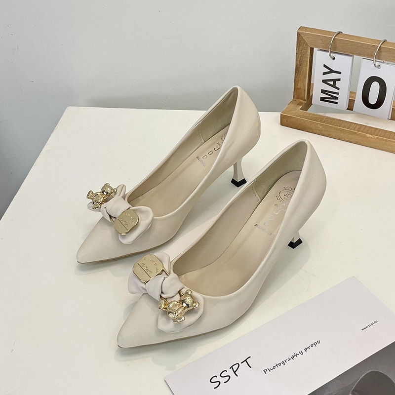 High heels women 2024 autumn new metal buckle temperament women's shoes senior sense pointy thin heels banquet single shoes