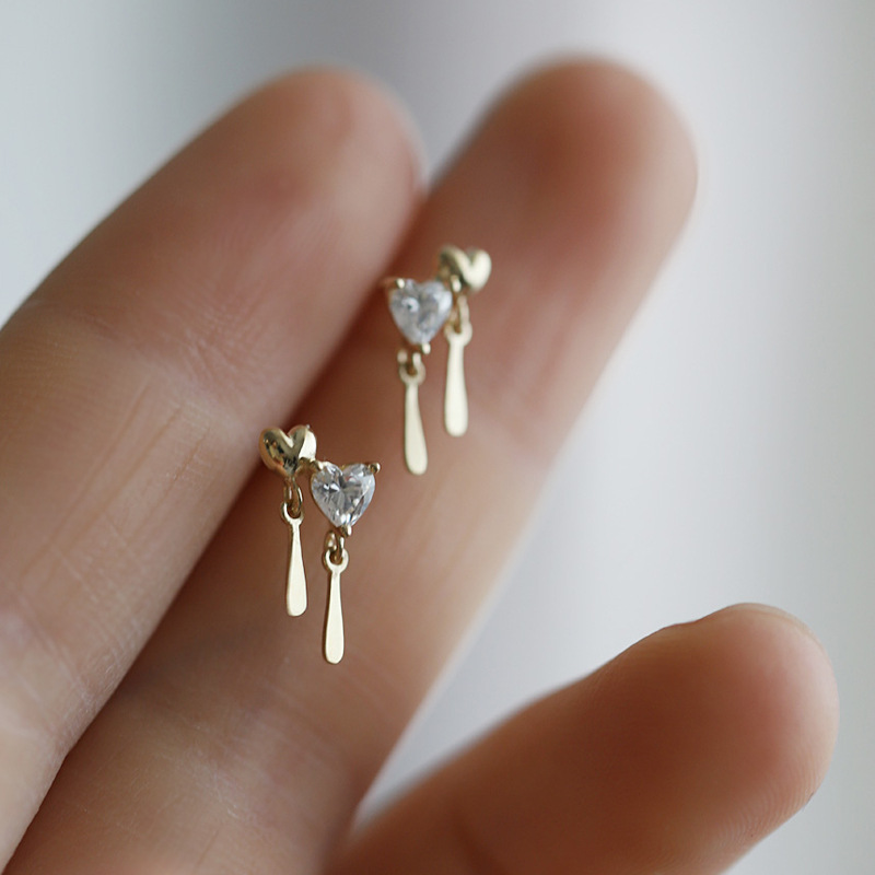 925 Sterling Silver French Simple Heart Crystal Earrings Women Light Luxury Temperament Wedding Jewelry Gift