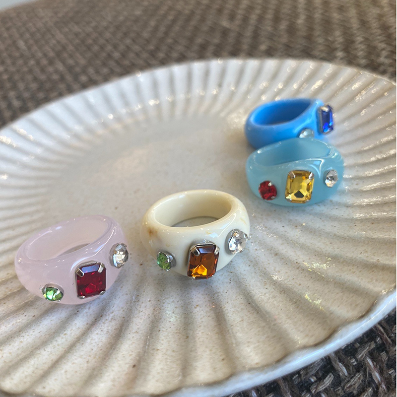 Peri'sBox 4 Colors Size 7 Rhinestone Resin Irregular Rings Wide Chunky Geometric Rings for Women Cute Retro Statement Jewelry