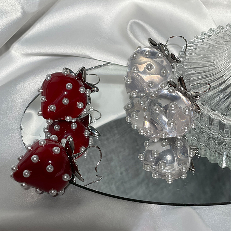 Korean Sweet Pearl Transparent Resin Strawberry Drop Earrings for Women Girls Cute Red Acrylic Fruit Earrings Summer Jewelry
