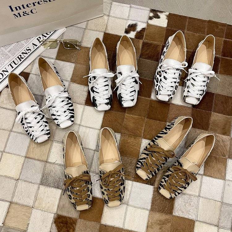 2021 Flat-bottomed Loafers Women Autumn New Flat-bottomed Leopard Casual Women Shoes Square Toe Lace-up Flats Single Shoes