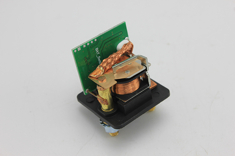 Motorhome Auto Camper Accessories 200A Smart Battery Isolator Dual Battery Combiner 12V/24V Caravan Accessories