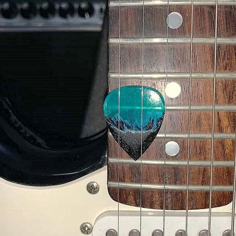 Guitar Pick Necklace Retro Handmade Resin Guitar Pick Snowy Mountain Scenery Pendant Necklace For Bars Party Musician Presents