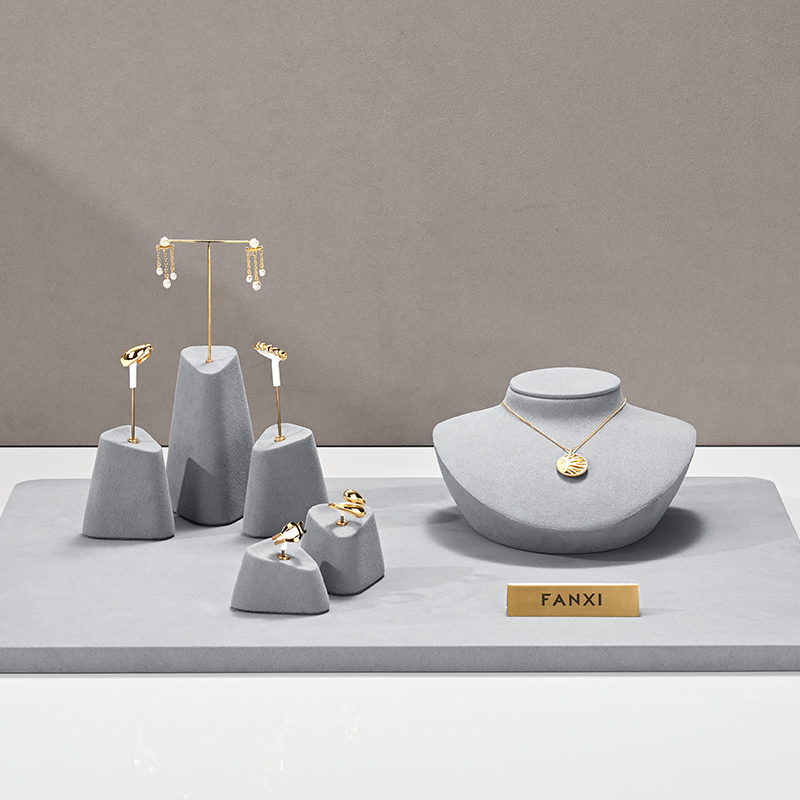 Ciyye High End Gray Microfiber Jewelry Display Props for Ring Necklace Counter Window Display Portrait Jewelry Display Stand New