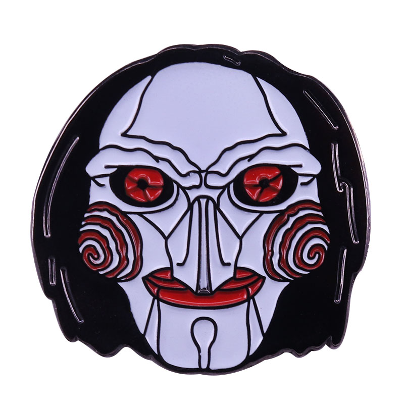 Jigsaw Billy Mechanical Puppet Badge Horror Saw Pin Clown Brooch Halloween Flair Addition
