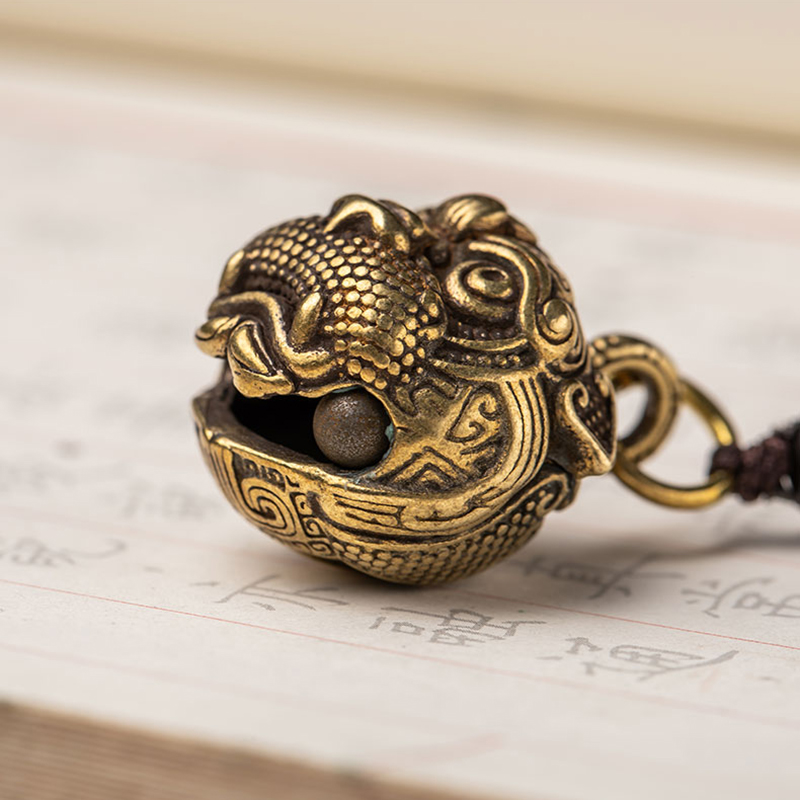 Vintage Brass Beast Pixiu Bell Car Keyring Hangings Jewelry Chinese Style Luxury Keychains Pendants Motocycle Key Chain Lanyard