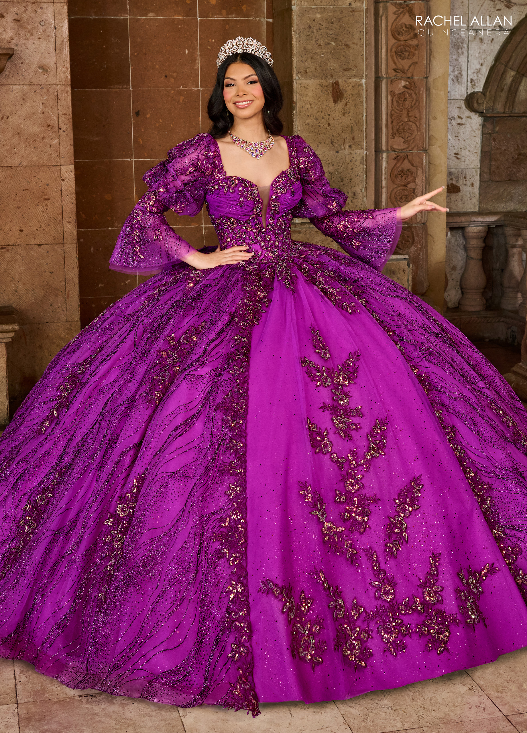 Purple Sequined Ball Gown Quinceanera Dresses With Long Sleeves Lace Appliqued Prom Gowns Plunging Necke Sixteen Sweet 15 Masquerade Dress