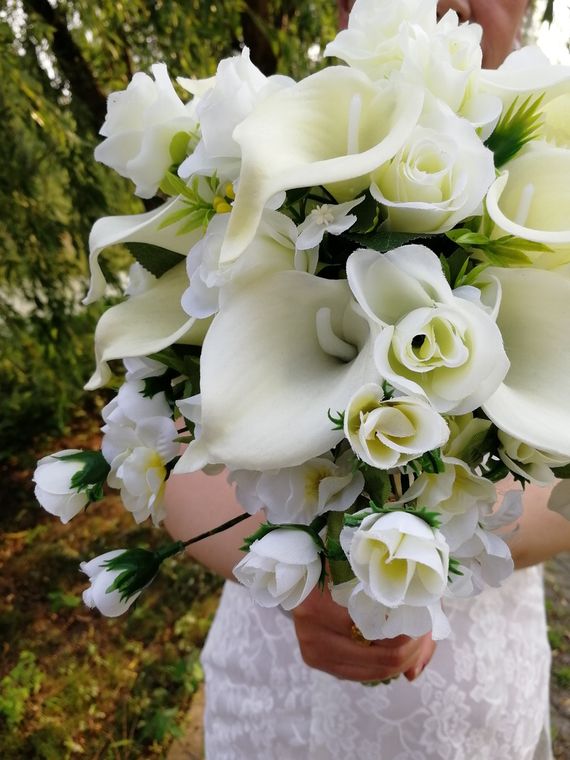 Ivory Roses with Calla Lilies Round Wedding Bouquet Bridal Flower Silk Fabric Mariee