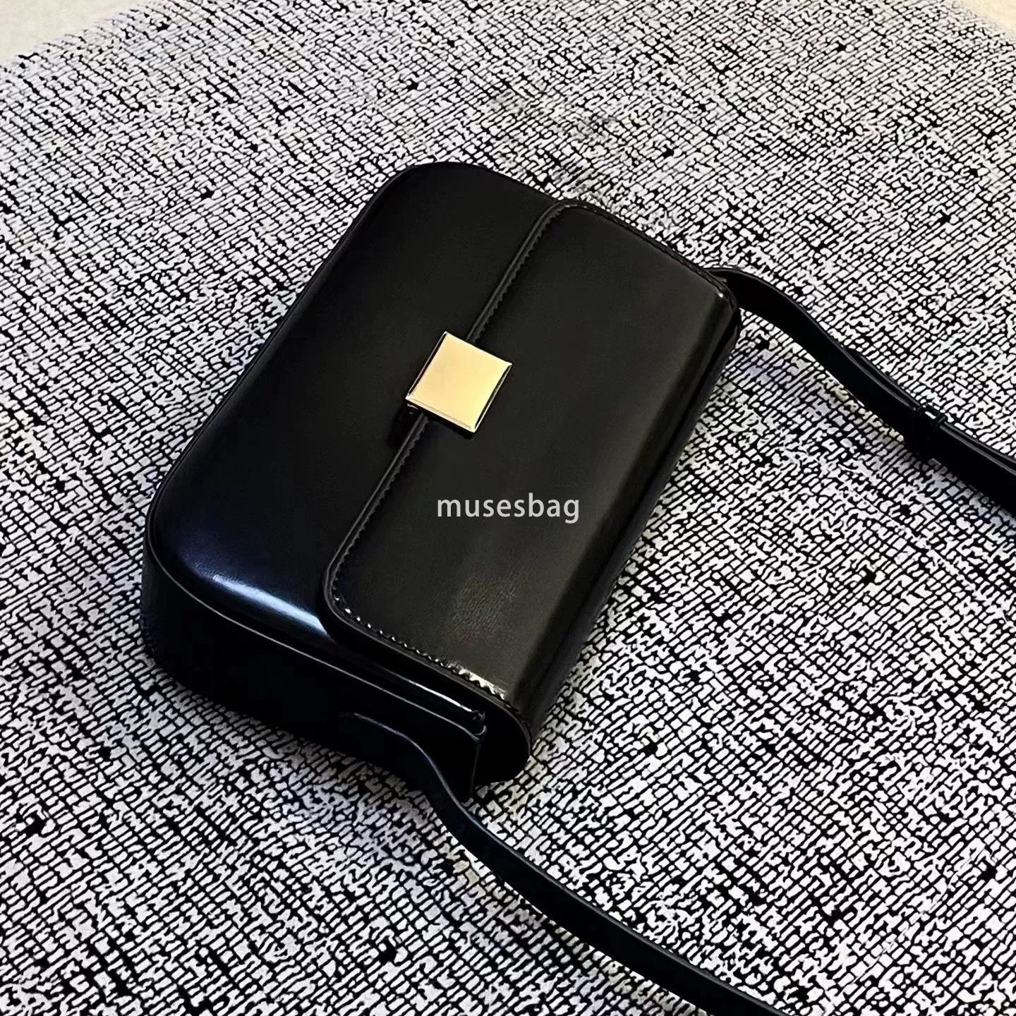Crowd design trend summer new high-end texture black small square bag retro and simple underarm stick bag fashionable crossbody bag