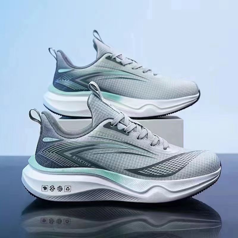 Spring Summer New Mesh Breathable Sports Casual for Mens Fashion Versatile Thick Sole Anti slip and Wear resistant Student Running Shoes Free of Mail 