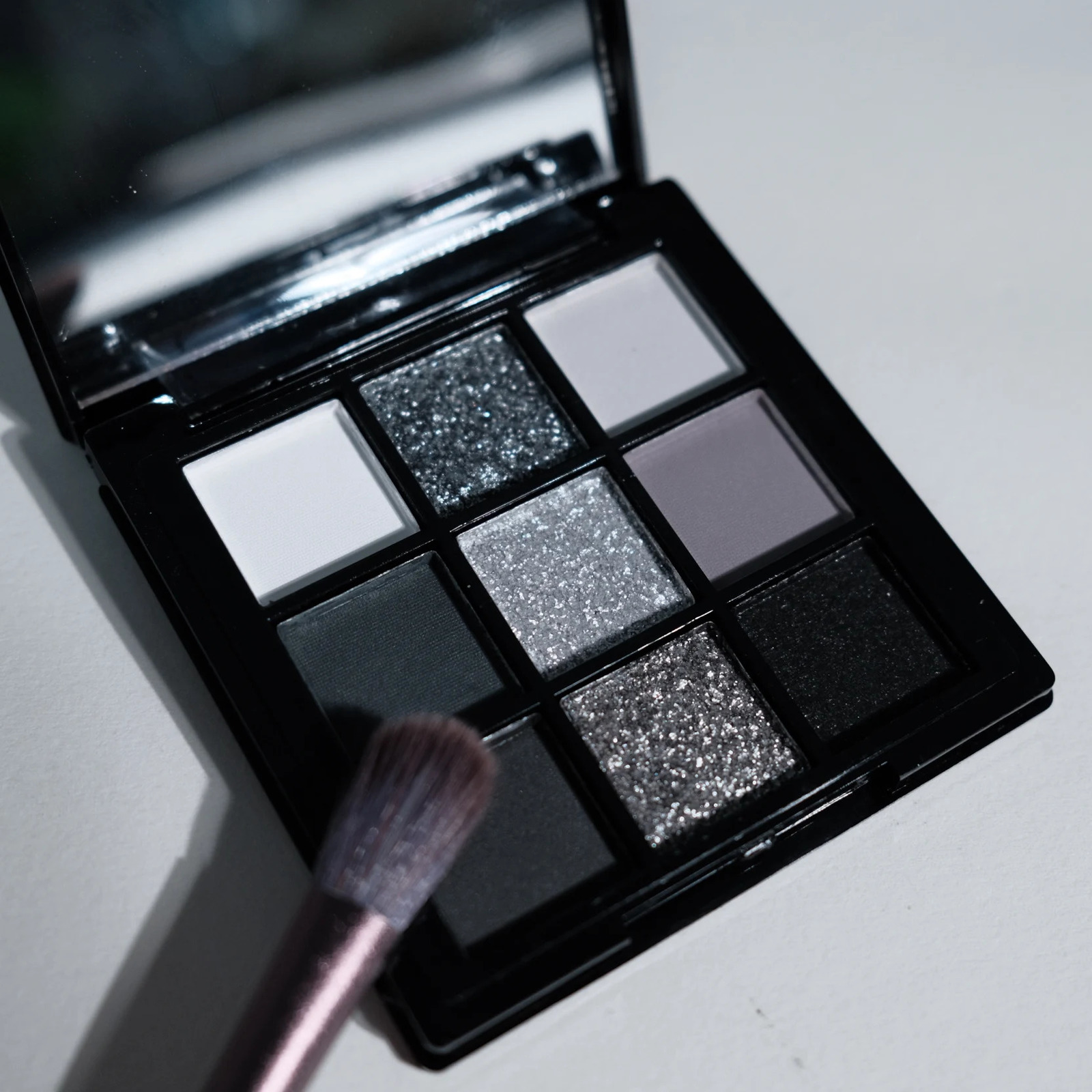 9 Colors Eye shadow Palette Dark Black Grey Silvery Color Shimmer Matte Finish Smokey Style Stage Party Performance Makeup 240624