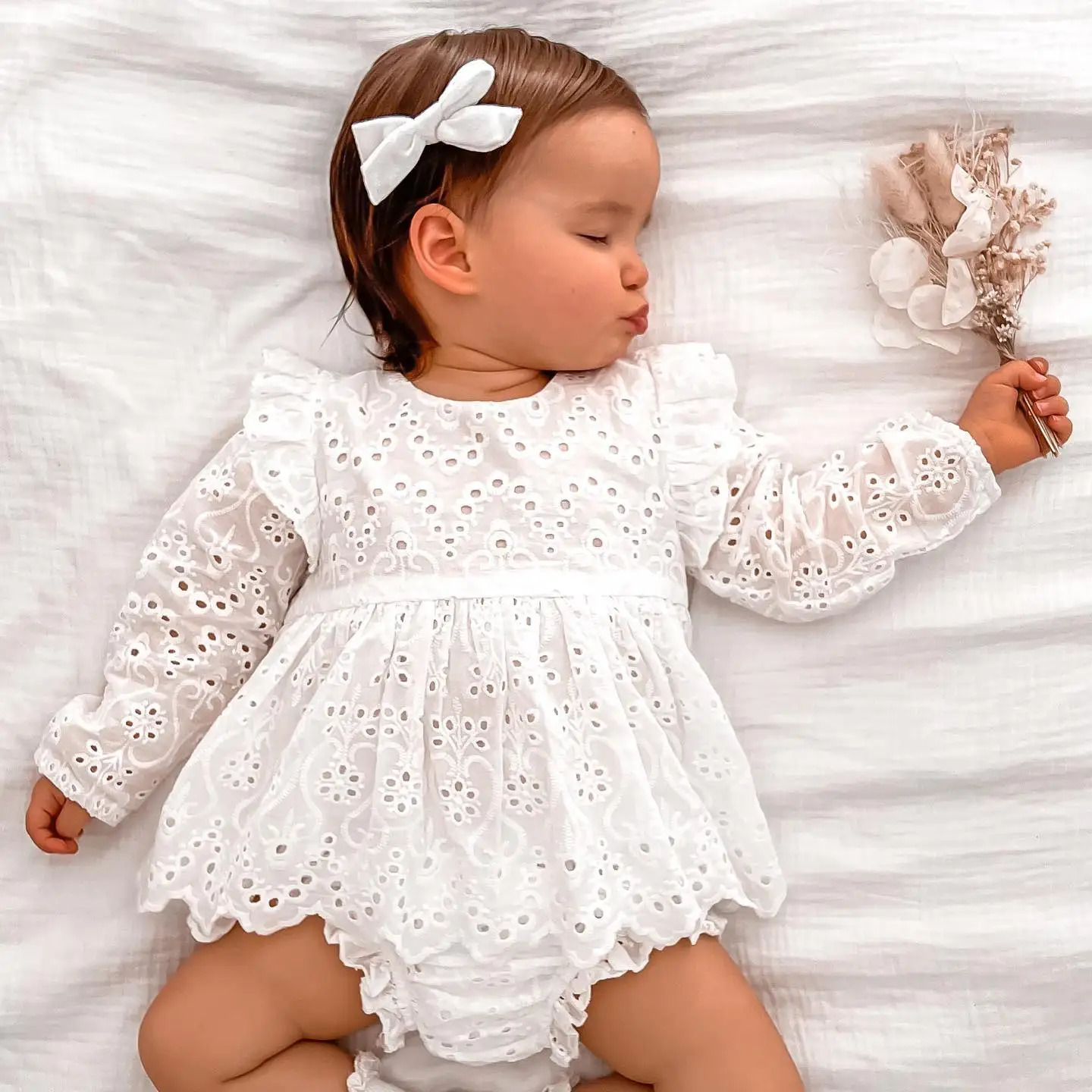 024M Toddler Baby Girl Clothes Set Solid Color Cutout Round Neck Long Sleeve Tshirt Tops and Elastic Casual Ruffle Shorts 240624