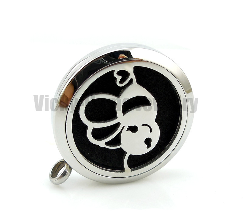 Round Steel Bee 30mm Free Red String Bracelet and Pads Essential Oils Diffuser Locket Aroma Diffuser Locket