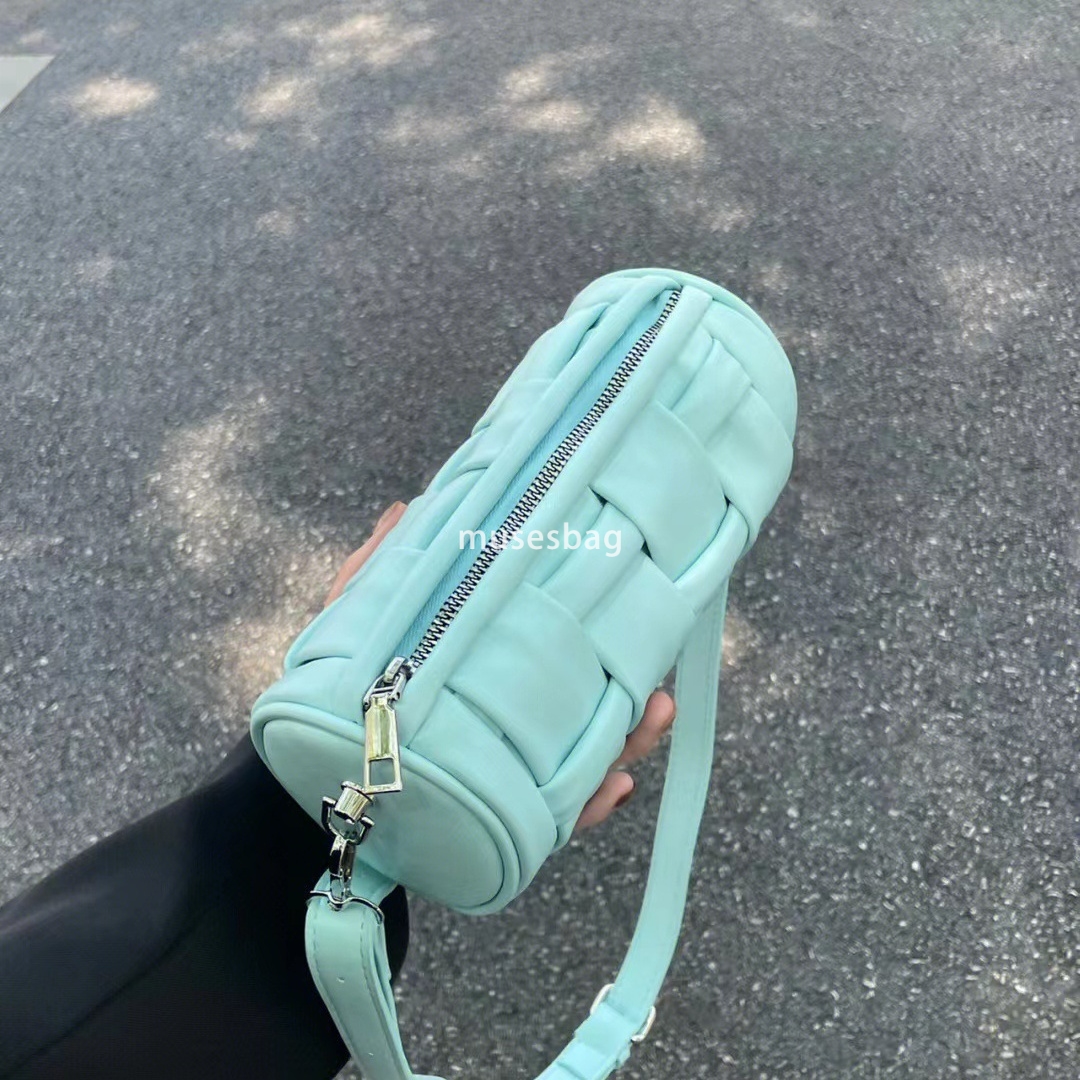 Street trend weaving niche design new handmade woven cylindrical bag for women summer new texture versatile single shoulder crossbody bag