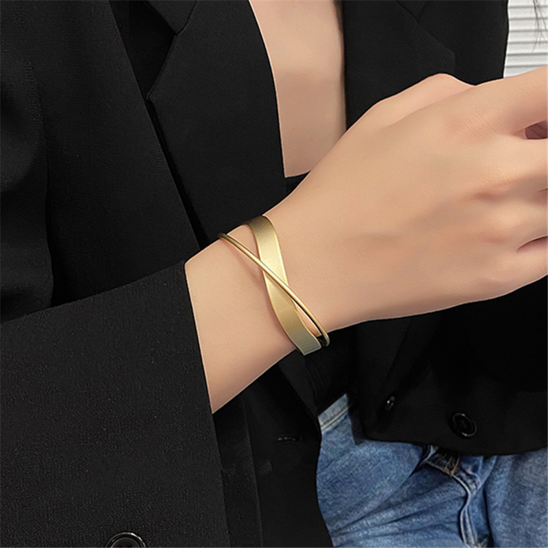 XIALUOKE Punk Metal Irregular Twist Bracelet & Bangles For Women Minimalism Cuff Bracelet Wrist Jewelry Accessories