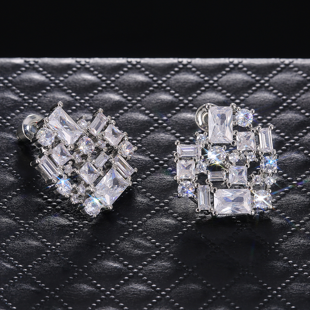 Huitan Silver Color Heart Stud Earrings for Women Brilliant Cubic Zirconia Bridal Wedding Engagement Trendy Jewelry Dropshipping