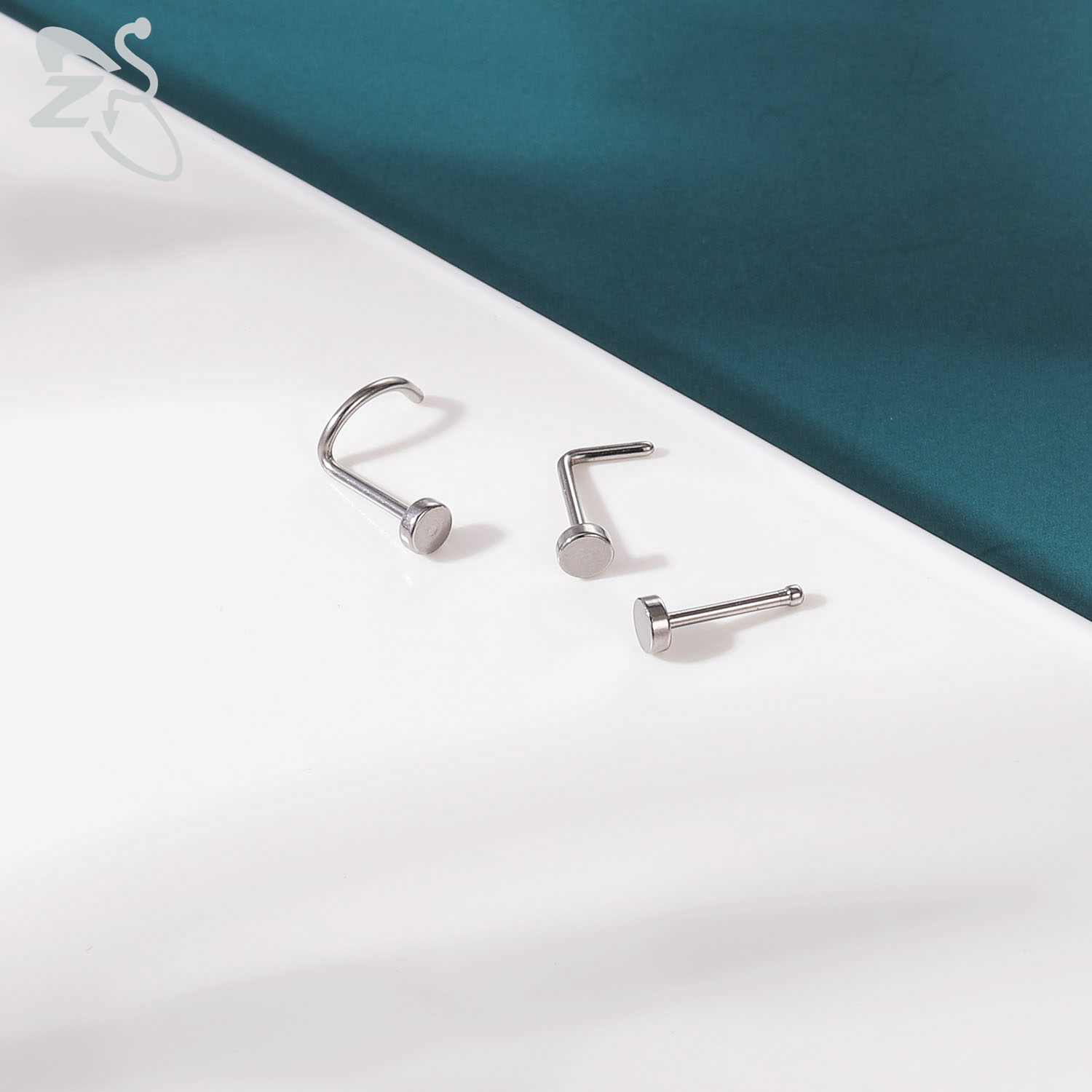ZS 3-4pcs/lot G23 Titanium Nose Piercing Set 2/3MM Round CZ Crystal Nose Studs 20g Screw Bone L-Shaped Nostril Piercing Jewelry
