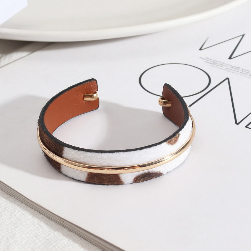 PU Leather Leopard Cuff Bracelets Bangles for Women Curve Metal Strip Art Deco Adjustable Friendship Bracelets Jewelry Wholesale