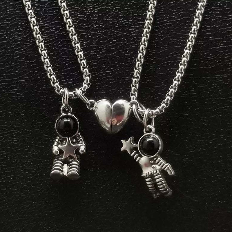 1 Pair Astronaut Magnetic Heart Pendant Couple Necklaces For Women Men Lovers Best Friend Pendant Necklace Jewelry Gift