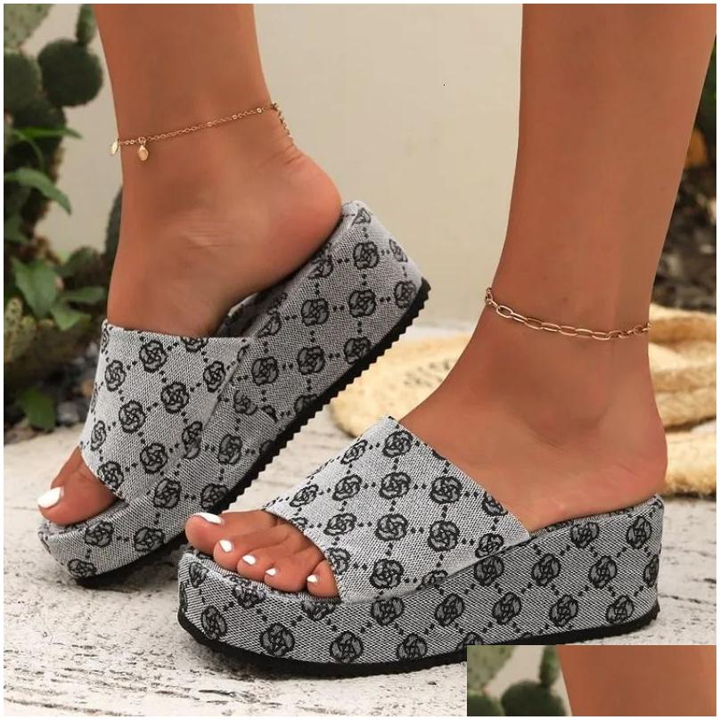 Slippers Womens Slide Brand Summer Sandals Fashion Designer Flat Soft Sole Shoes Breathable Beach 240611 Drop Delivery Accessor Dhuhe