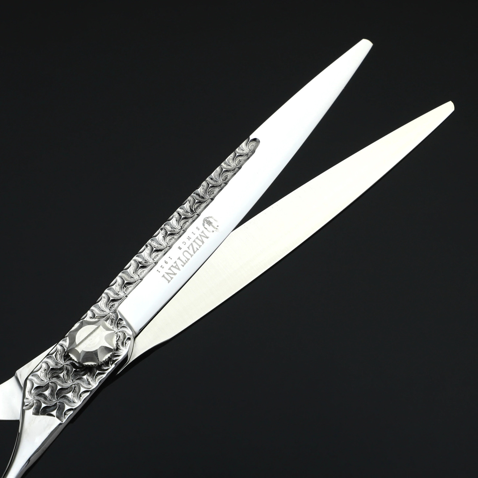 Mizutani High grade scissors 60 67 inch VG10 material Hair cutting Salon Top Professional Scissor 240619