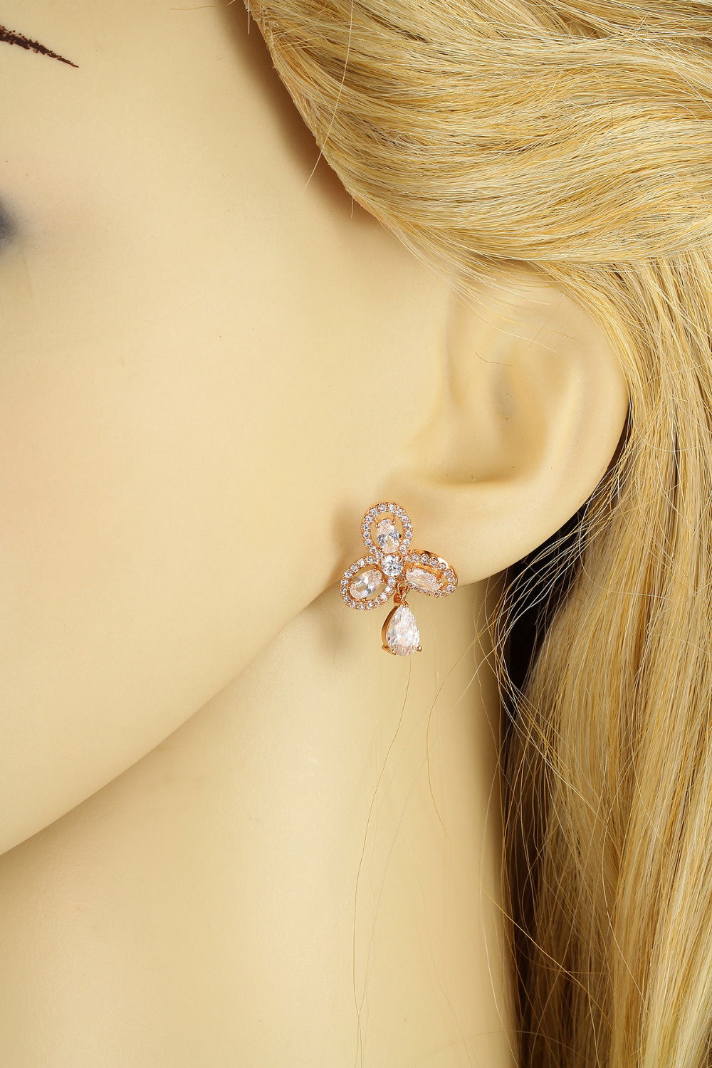 Gold Color Clover Cluster Paved Brilliant CZ Teardrop Dangle Earrings Wedding Luxury Party Jewelry For Women Girls Lady