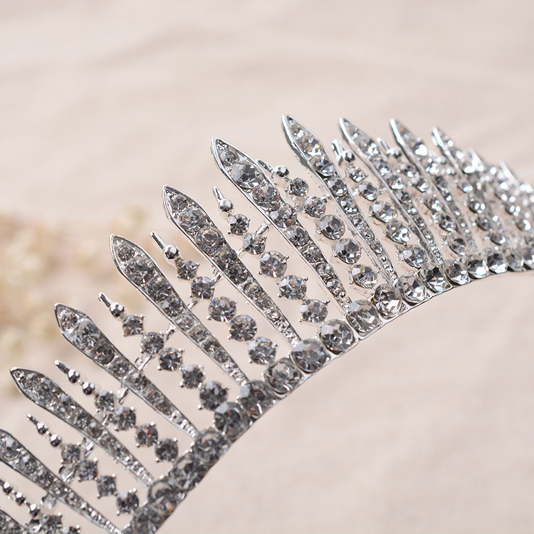 Gorgeous Silver Color Crystal Bridal Tiaras Crown Rhinestone Pageant Bridal Wedding Accessories Headpiece Headband Wedding Tiara