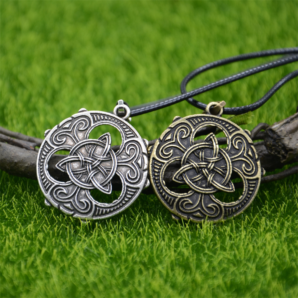 Nostalgia Irish Knots Trinity Symbol Knot Unique Triquetra Amulet Sacred Geometry Ethnic Necklace