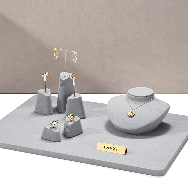 Ciyye High End Gray Microfiber Jewelry Display Props for Ring Necklace Counter Window Display Portrait Jewelry Display Stand New