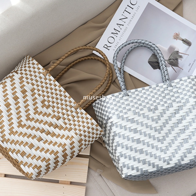 Fashionable women's designers weave vintage classic handles scatter flower baskets wedding supplies gift packaging baskets handheld niche love wo