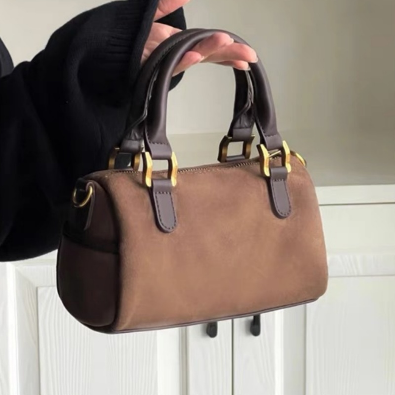 Niche Design Trend Korean Edition Autumn/Winter Bag New Retro Plush Versatile One Shoulder Crossbody Pillow Bag Boston Handheld Women's Bag