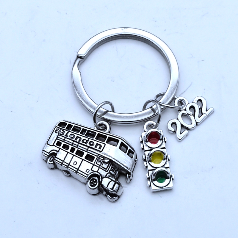 2022-2025 Creative Gift Car Big Bus Metal Keychain Traffic Light Pendant Men and Women Car Keychain Jewelry Gift